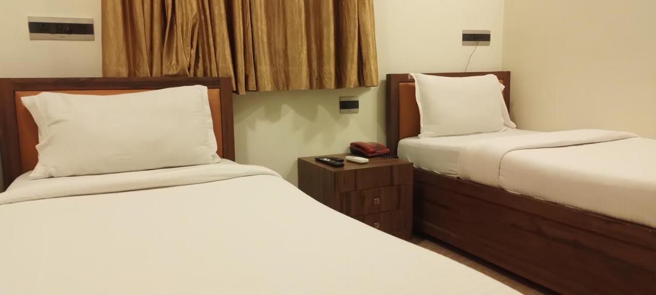 Shine Hospitality Palace مومباي المظهر الخارجي الصورة