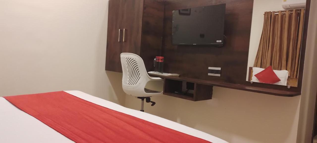 Shine Hospitality Palace مومباي المظهر الخارجي الصورة
