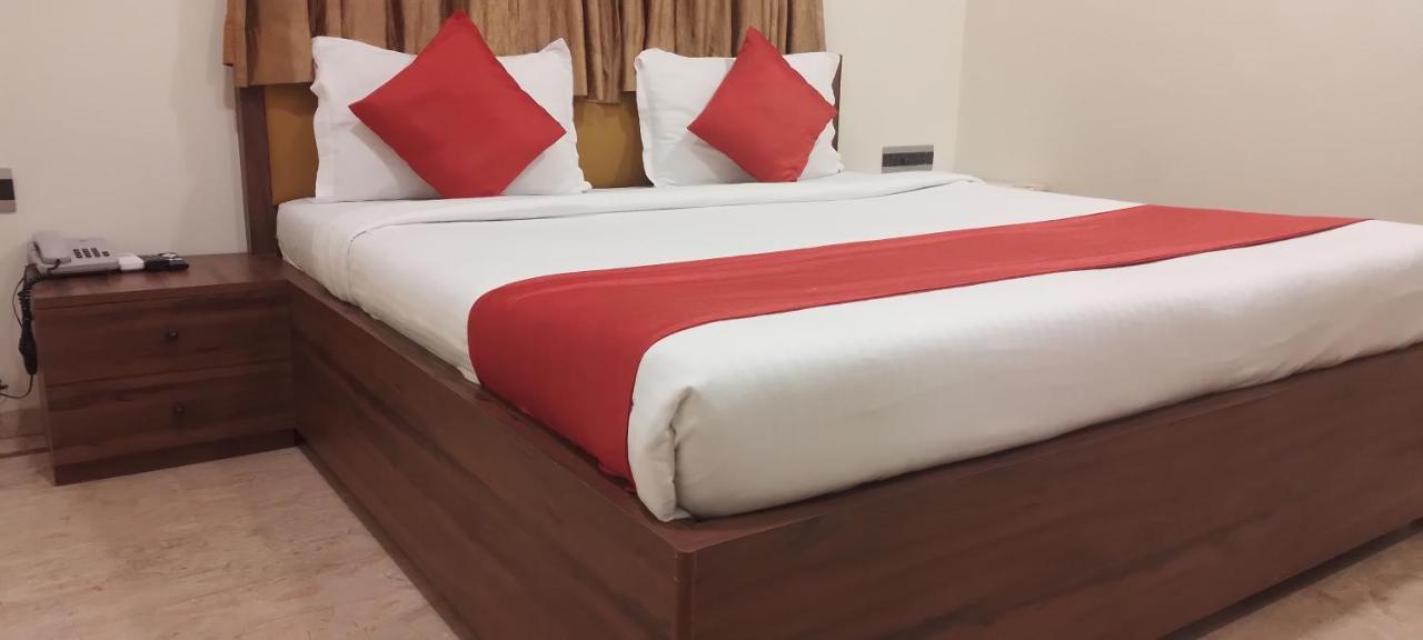 Shine Hospitality Palace مومباي المظهر الخارجي الصورة