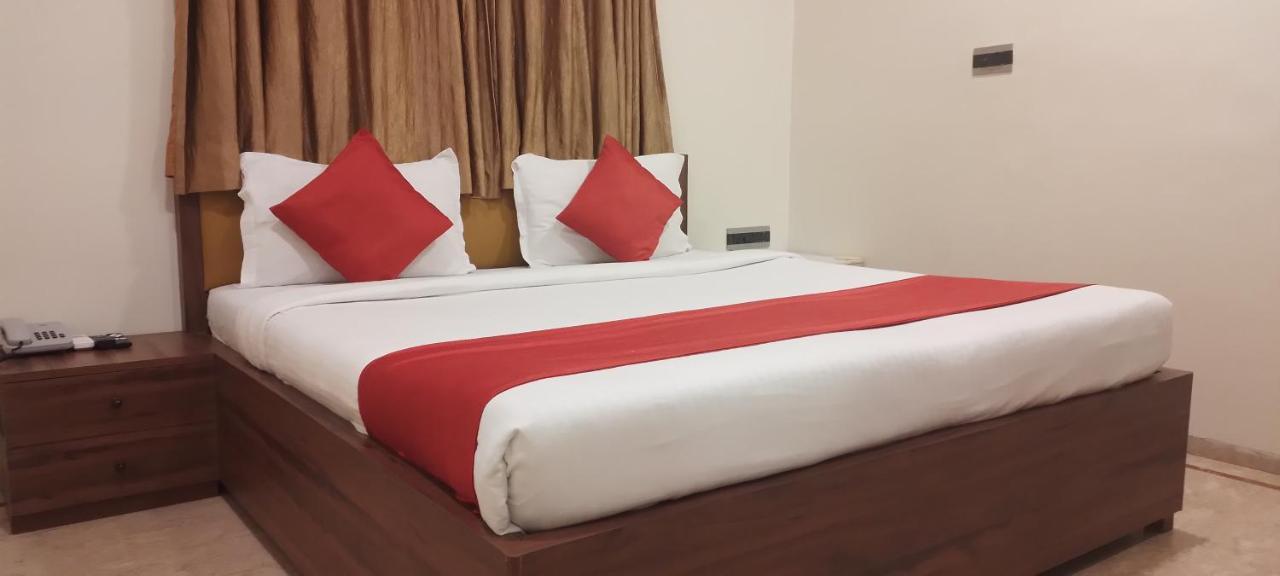 Shine Hospitality Palace مومباي المظهر الخارجي الصورة