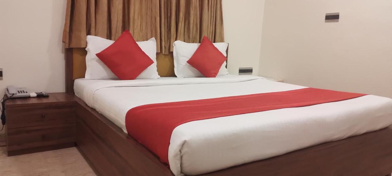 Shine Hospitality Palace مومباي المظهر الخارجي الصورة