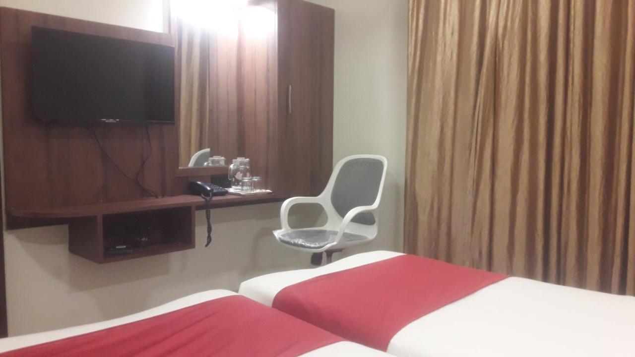 Shine Hospitality Palace مومباي المظهر الخارجي الصورة